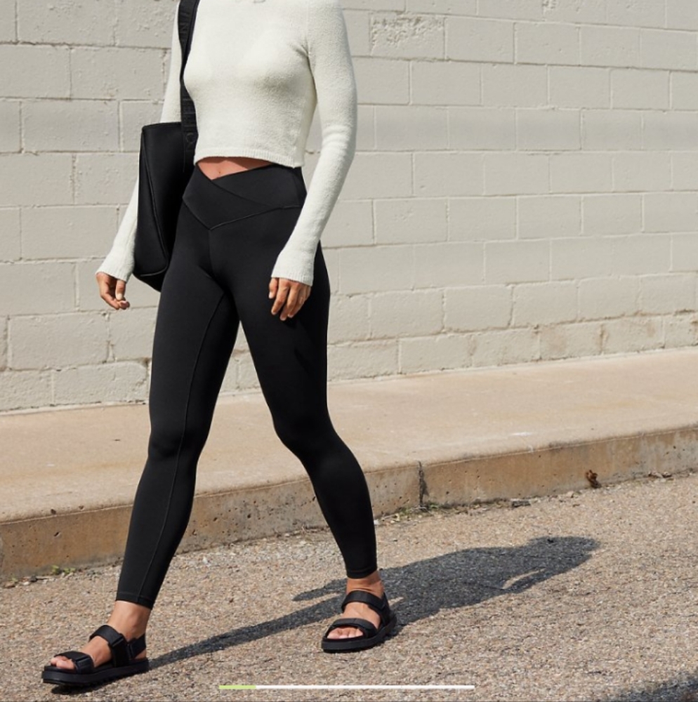 Offline by Aerie Real Me High Waisted Crossover Leggings size xxs